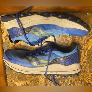 Saucony Men's Xodus Ultra 2 Trail Run Shoes in terrific condition